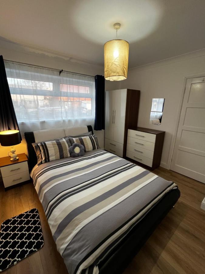 Springfield House- Near Newcastle Centre, Hospital And Keele University! Stoke-on-Trent Kültér fotó